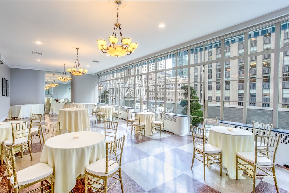 3 WEST CLUB HOTEL 43/62
