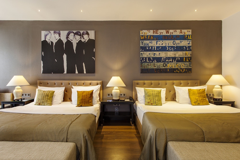 Family, 2 King Beds, 2 Sofa