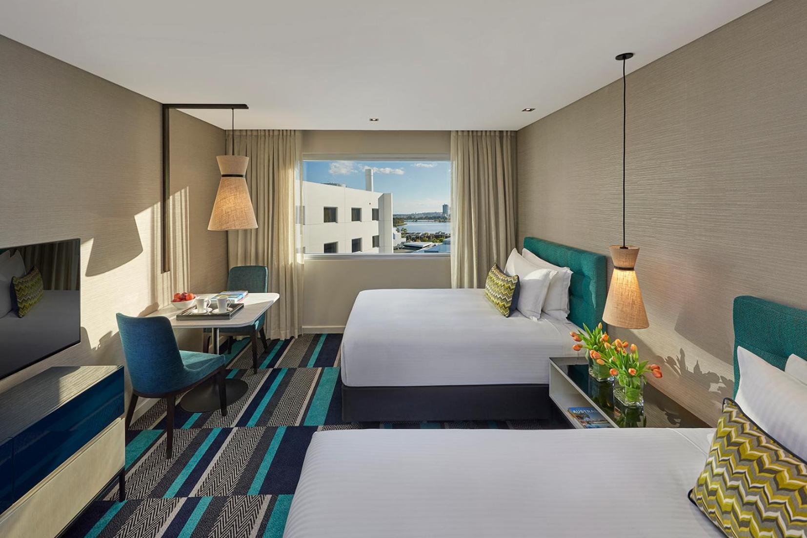 CROWN PROMENADE PERTH 21/55