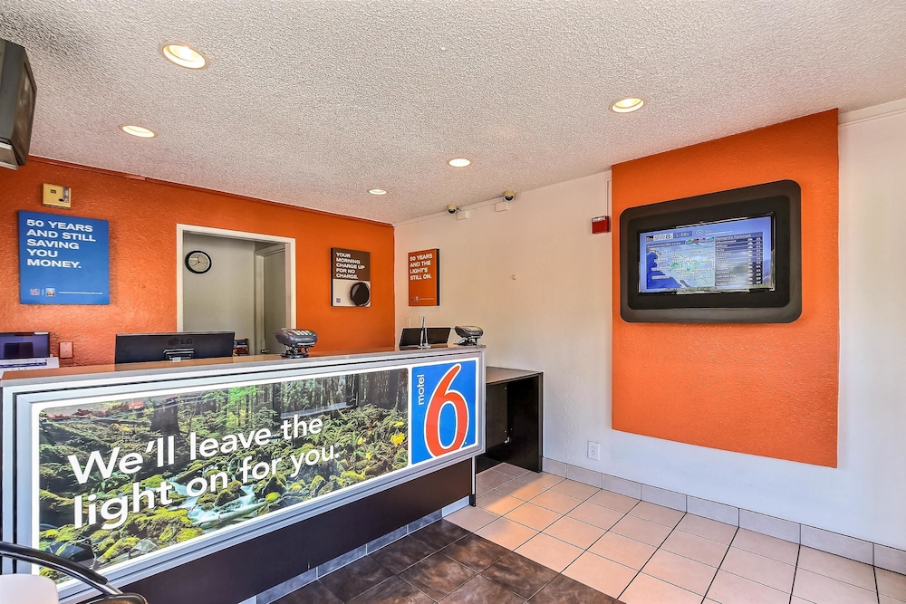 Motel6 Pleasanton, CA 15/63