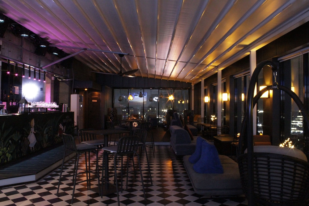 Hotel Alice and Trunk 45/48