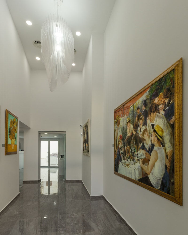 Art & Wine Studios And Apts 7/50