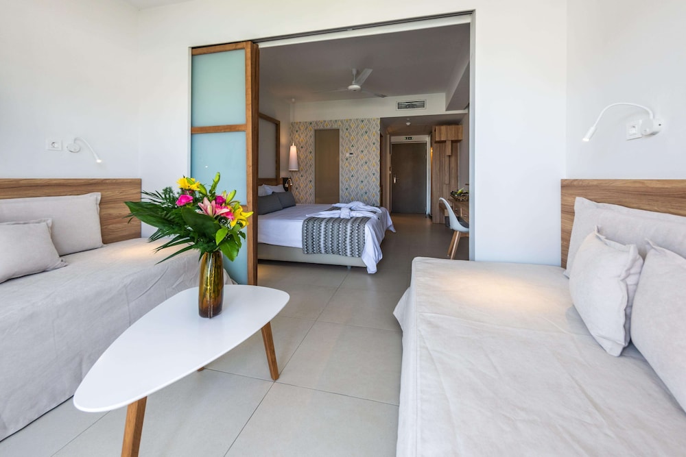 Kiani Beach Resort 33/50
