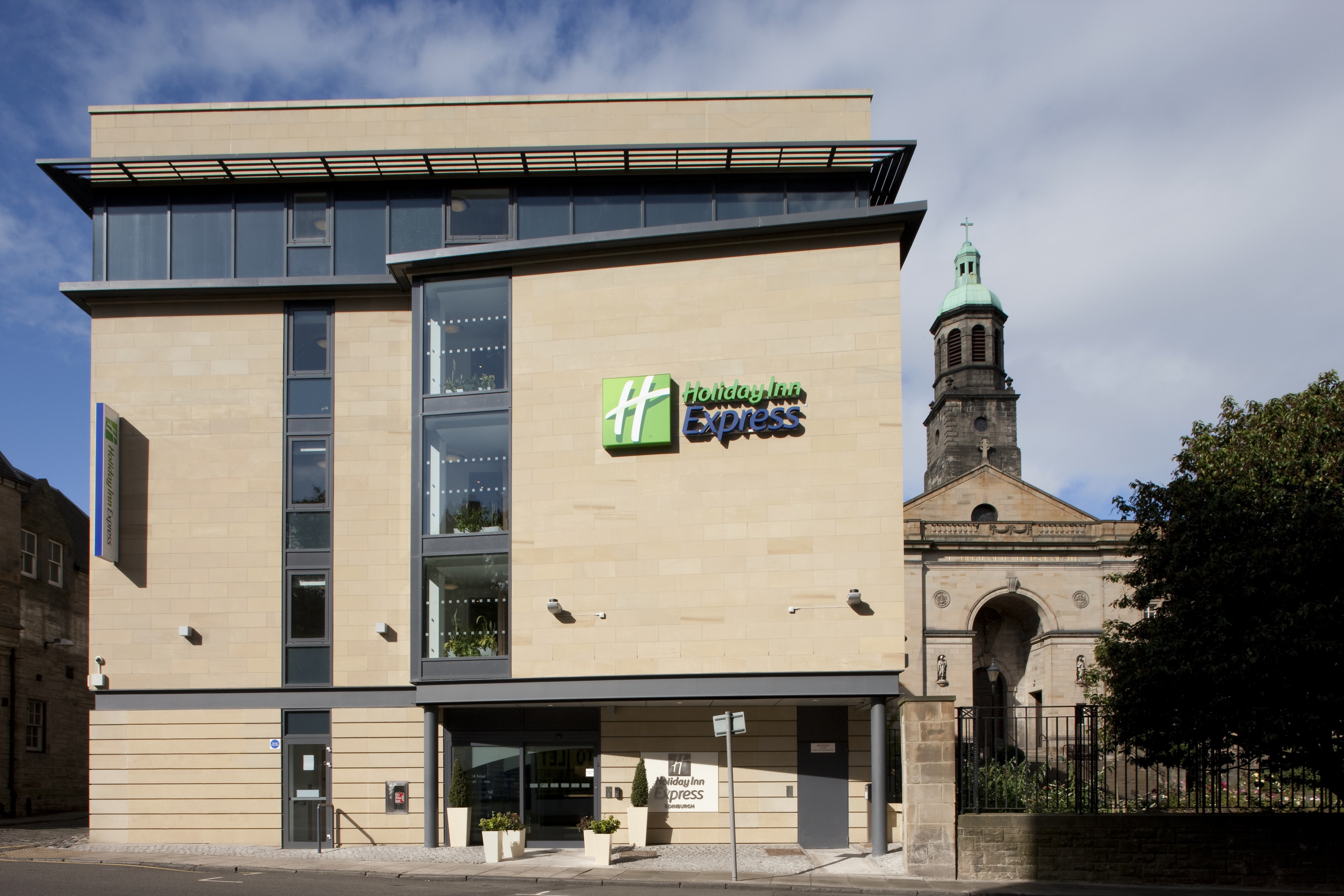 Holiday Inn Express Edinburgh Royal Mile 2/77