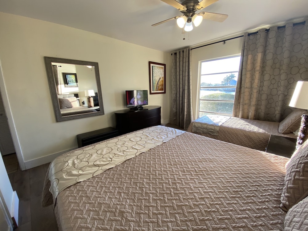 Villa Marco Island 28/50