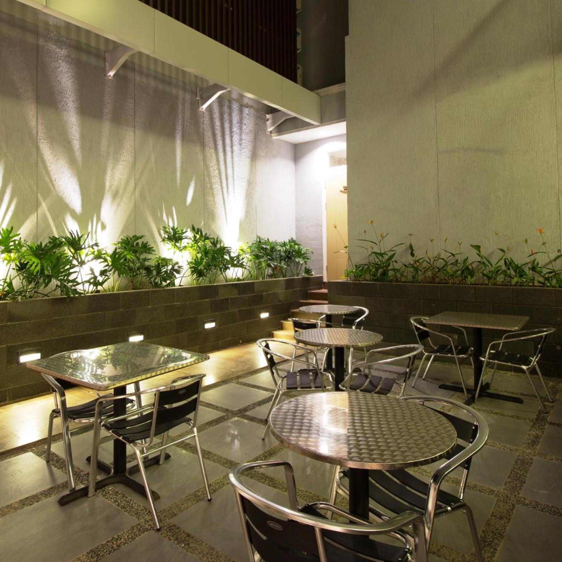 Vinotel Cirebon 39/50