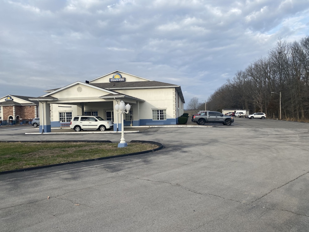 Days Inn by Wyndham Perryville 32/44