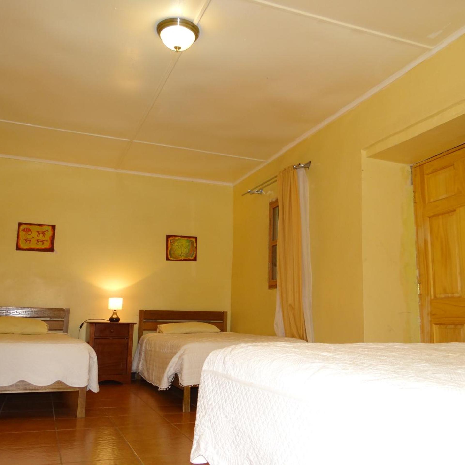 Hostal Inti and Killa 1/17