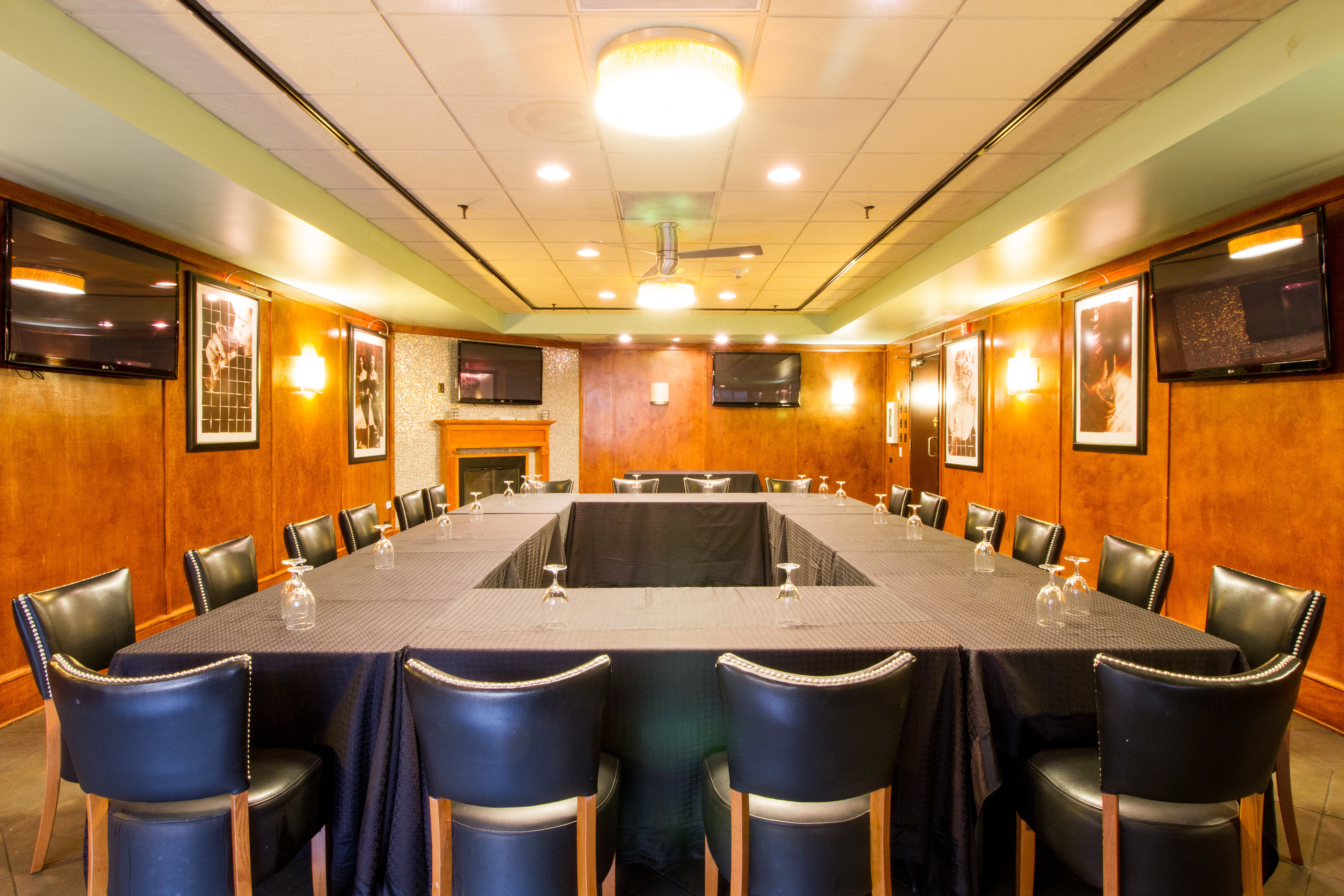 Holiday Inn & Suites Chicago North Shore (Skokie) 47/55