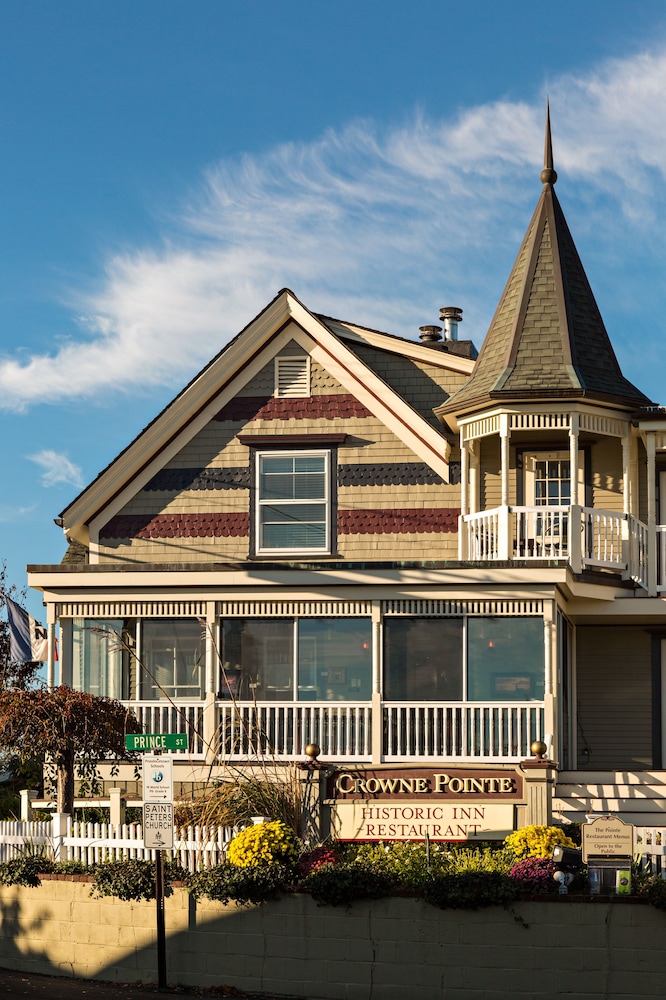 Crowne Pointe Historic Inn Spa 4/75
