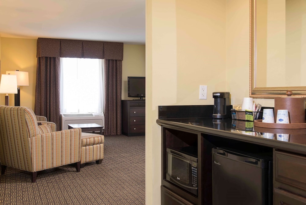 Hampton Inn & Suites Danville 28/42