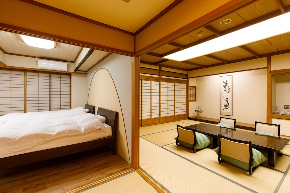 Hatori 12/50