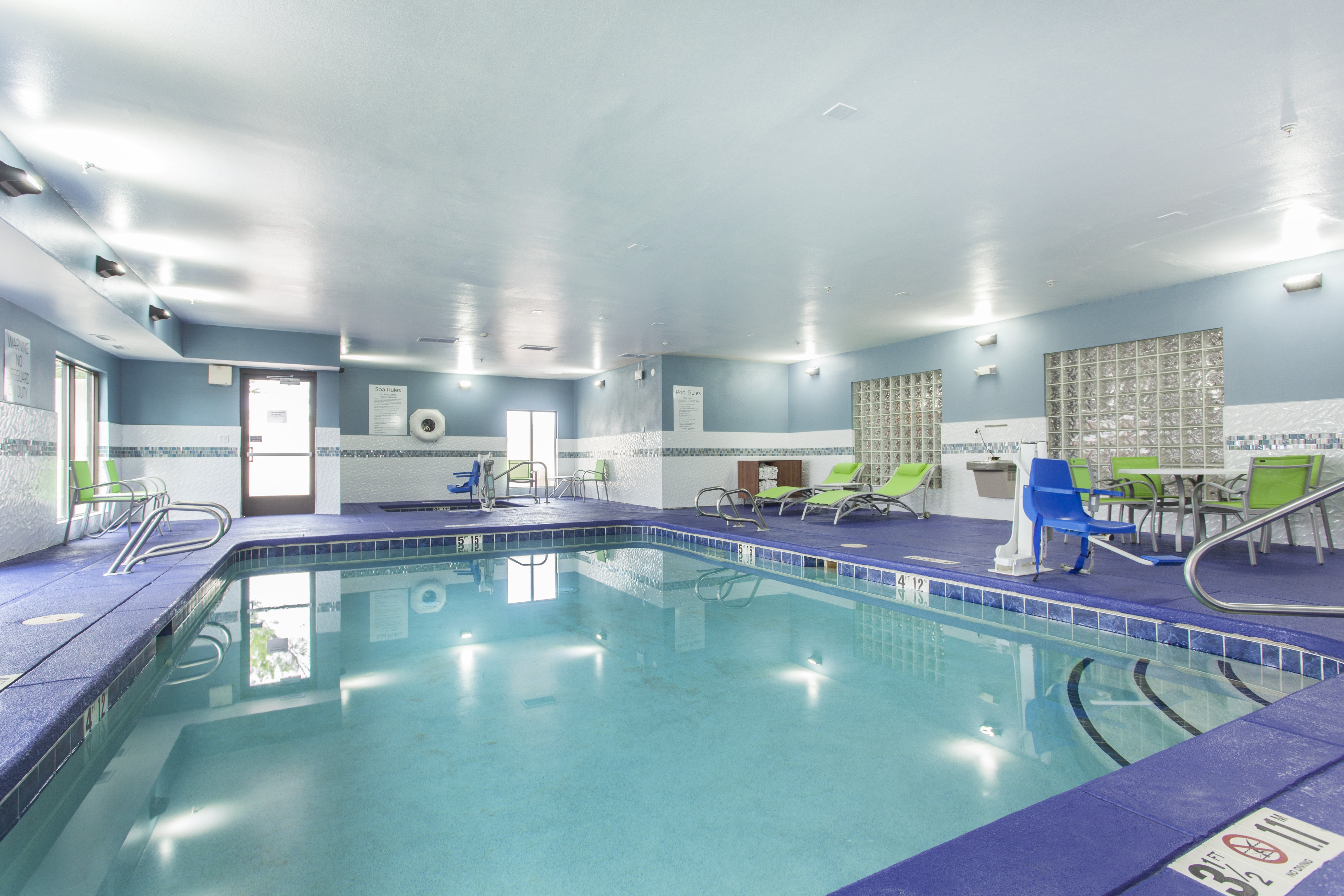 Holiday Inn Express Suites Santa Fe 13/22