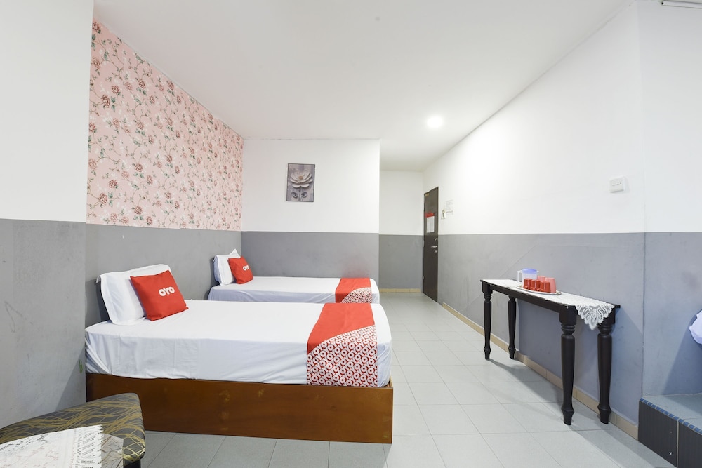 Hotel O Indah 30/50