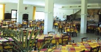 restaurant-cafeteria