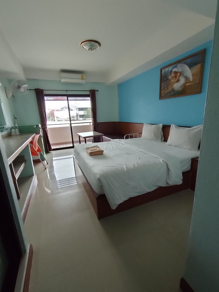 Standard, Twin Beds, Private Bathroom, Thorada Place 5/8
