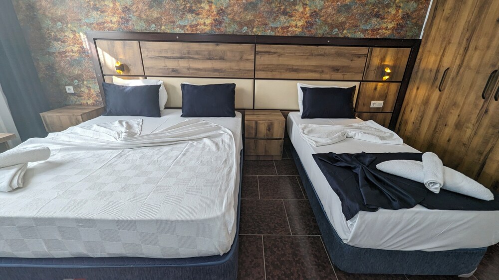 Ramona Kale Hotel 8/16