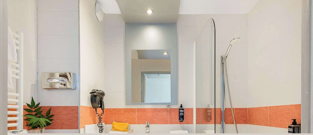 Ibis Styles Annecy Gare Centre 7/58