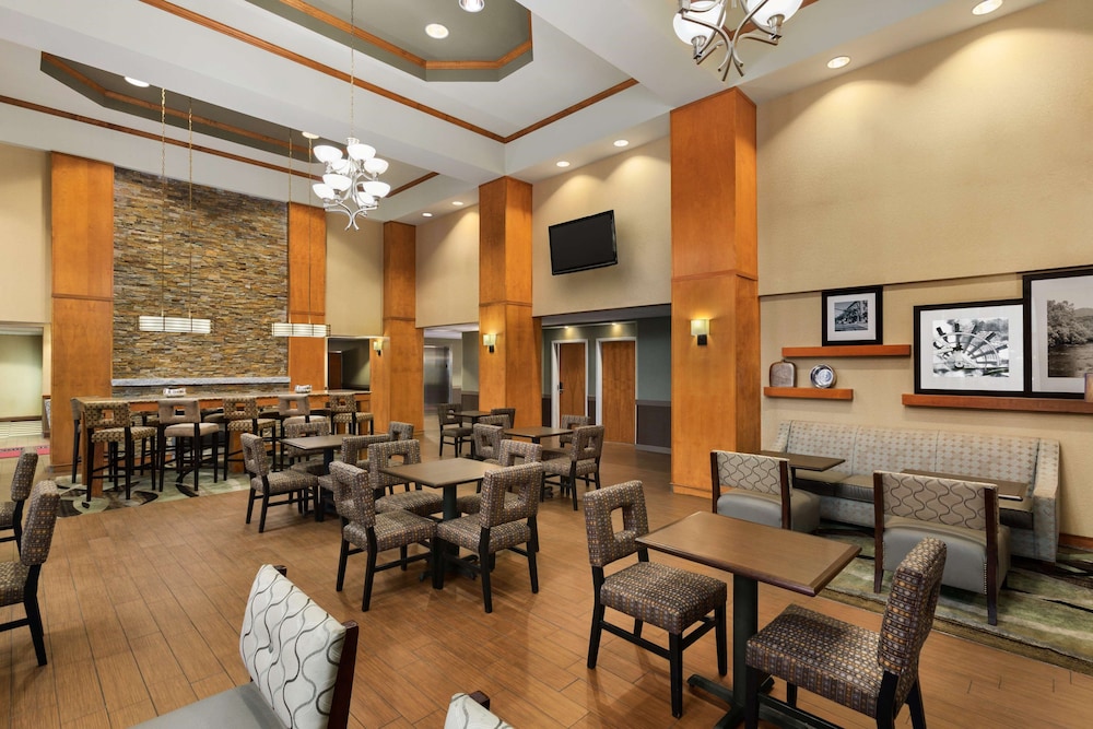Hampton Inn & Suites By Hilton Manchester - Bedford 38/50