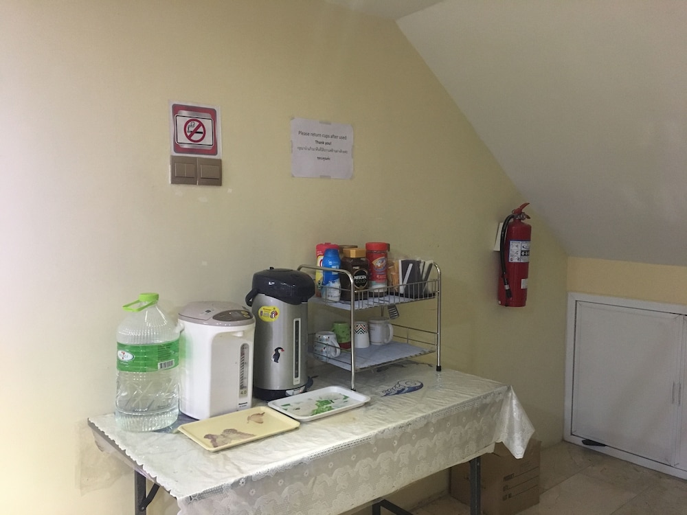 AU BON HOSTEL 10/58