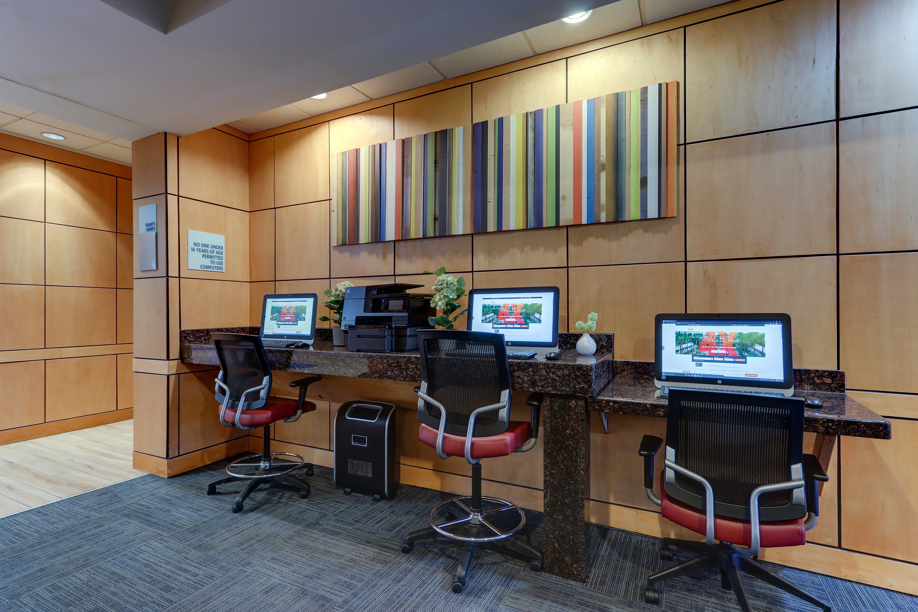 Holiday Inn Express Aberdeen Chesapeake House 53/58