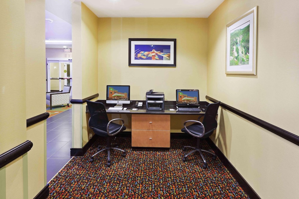 La Quinta Inn & Suites by Wyndham Tulsa - Catoosa Route 66 32/36