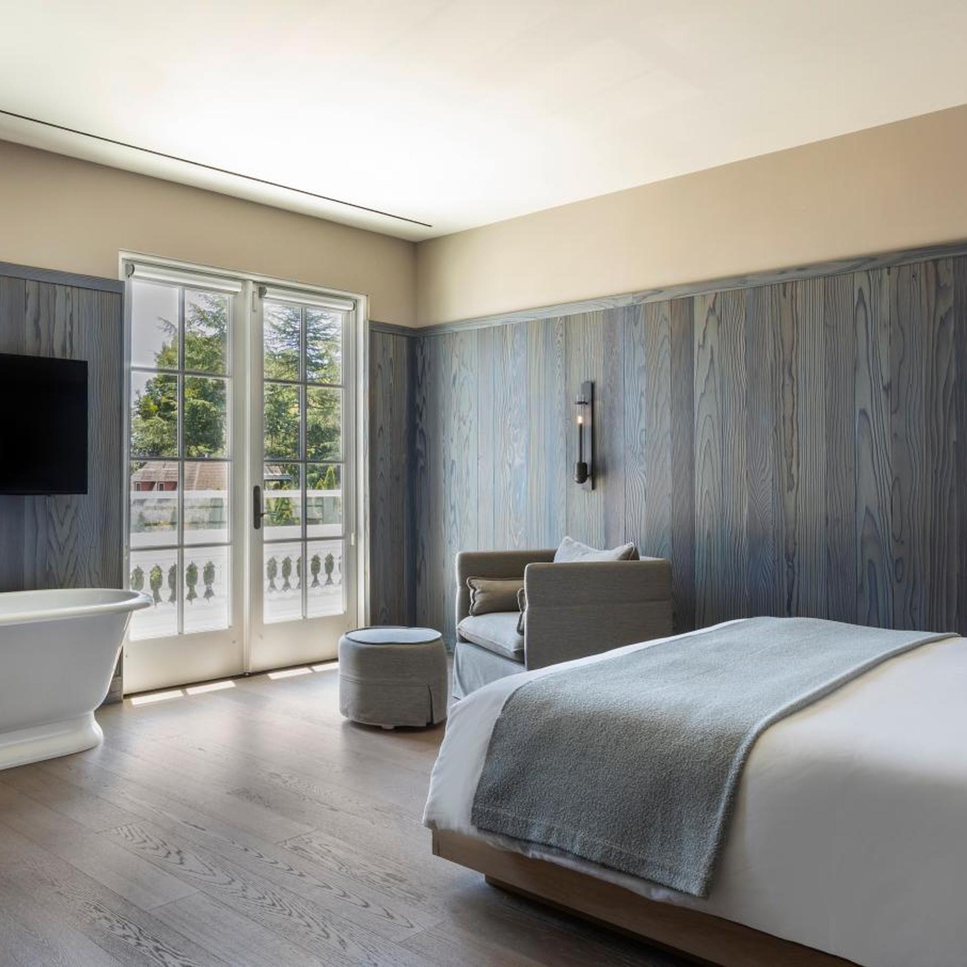 Manor, Loft, King Bed