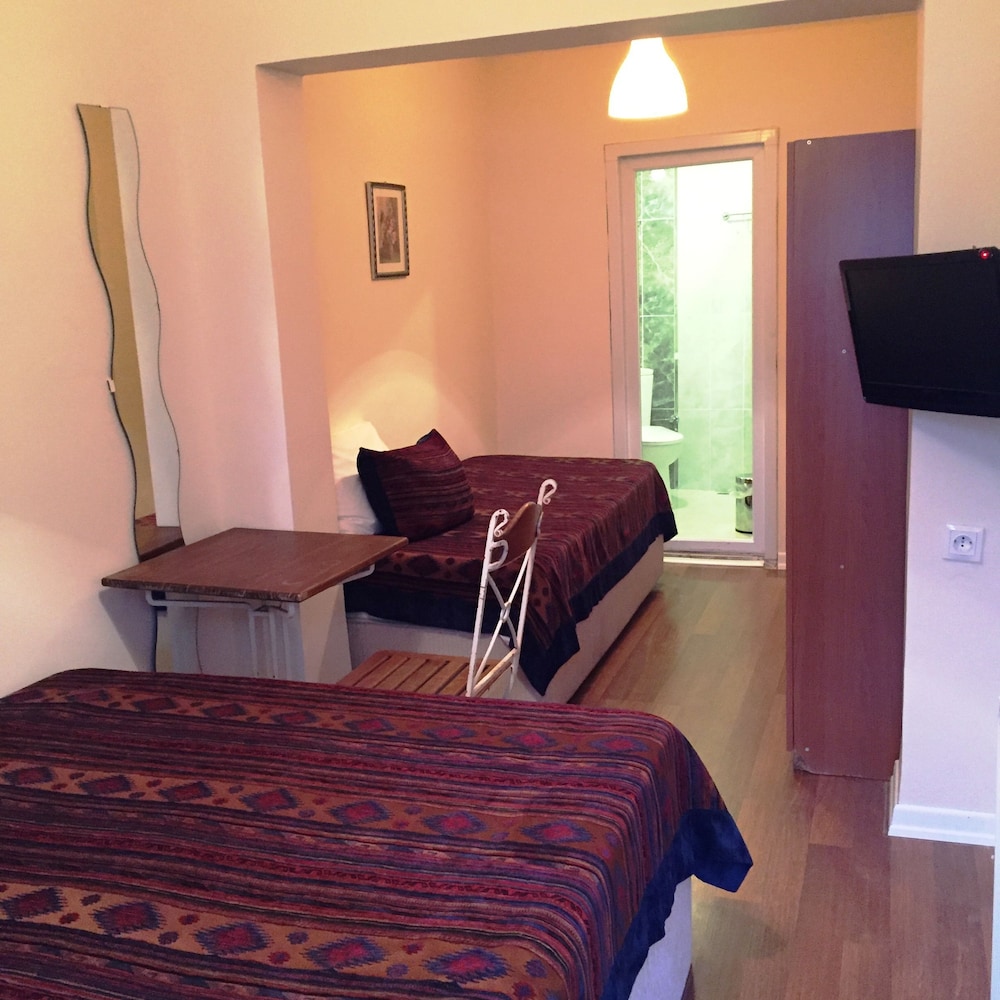 Nobel Hostel 12/36