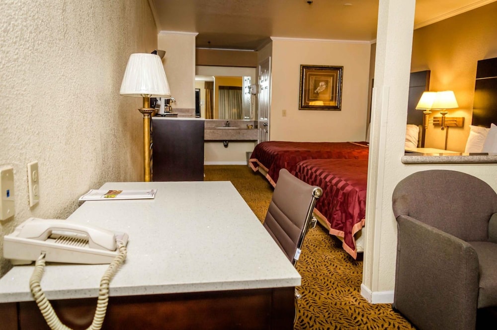 Executive Inn And Suites Sacramento 15/43