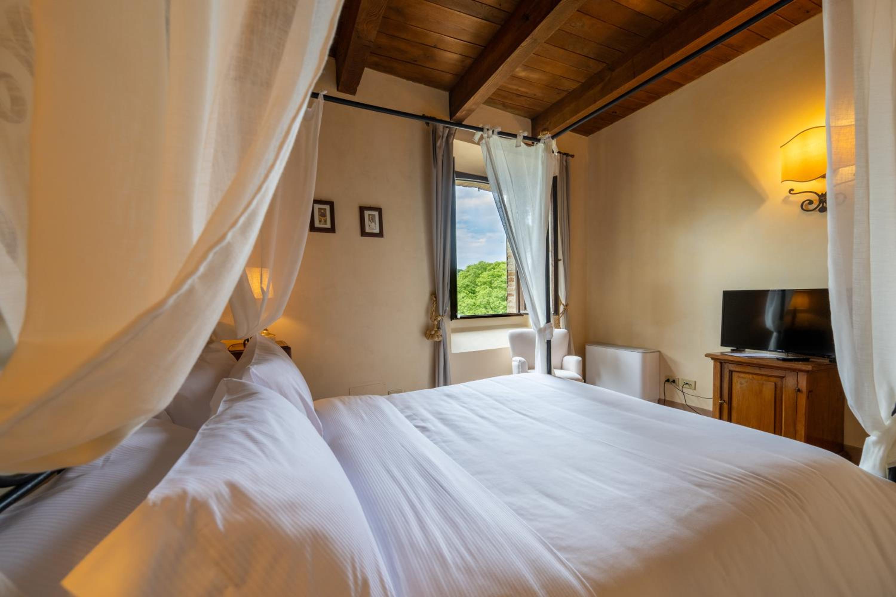 SUPERIOR, DOUBLE BED