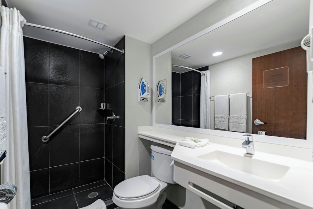 City Express by Marriott Salina Cruz 50/50
