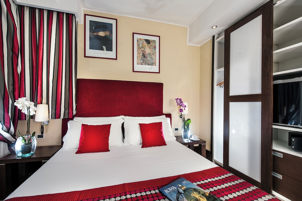 SUPERIOR, DOUBLE OR TWIN BED, CITY VIEW, TERRACE