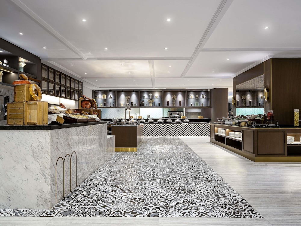 Sofitel Dubai Jumeirah Beach Hotel 7/80