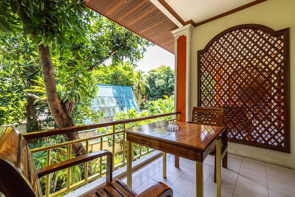 Meet Holiday Hotel Rawai 33/55