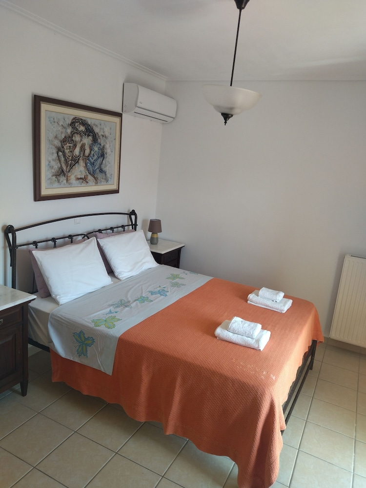 Lagoon View Apartments - Adults Only 11/70