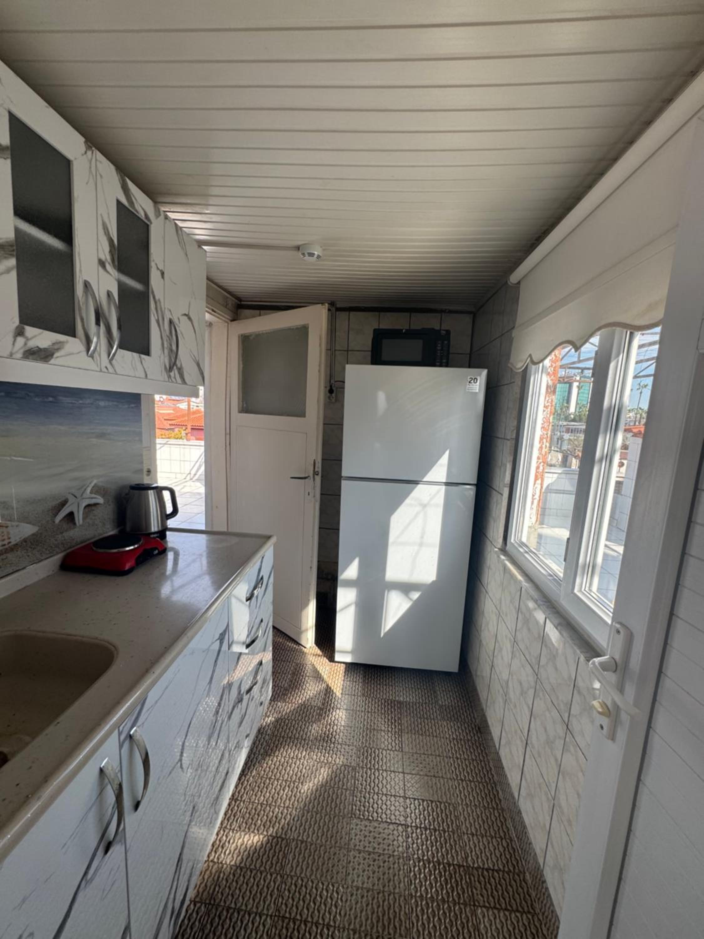1 BEDROOM, APARTMENT