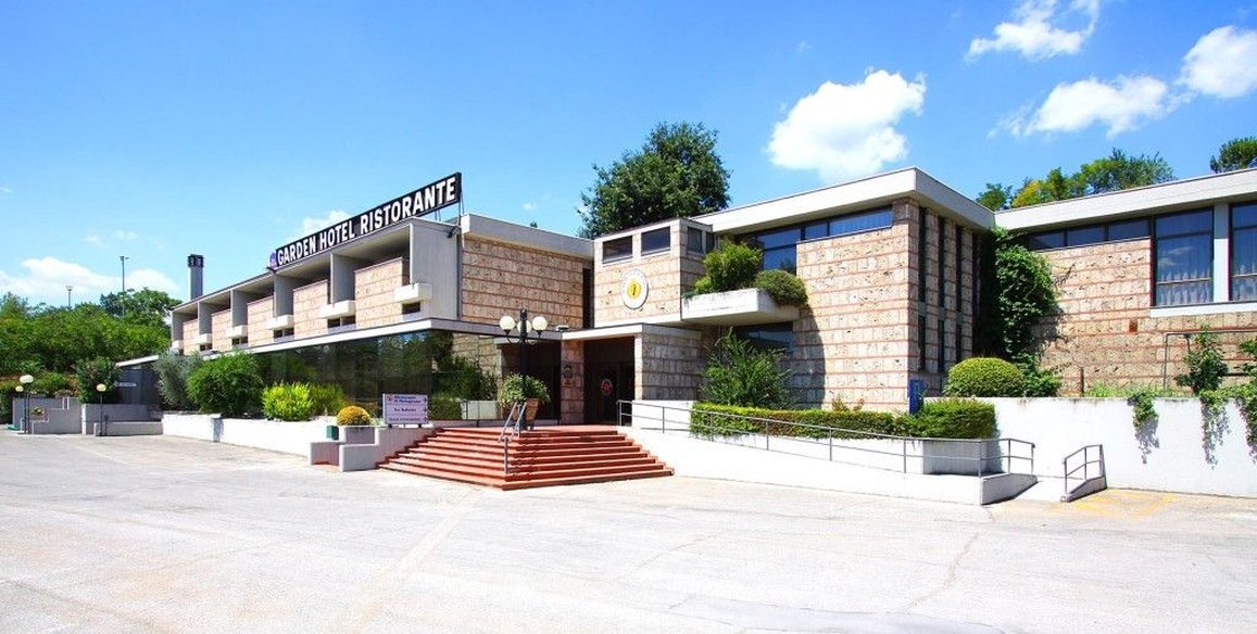 Garden Hotel 3/7