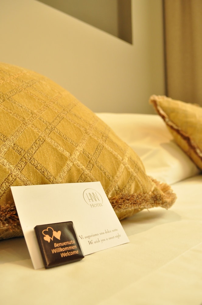 Hnn Luxury Suites photo3