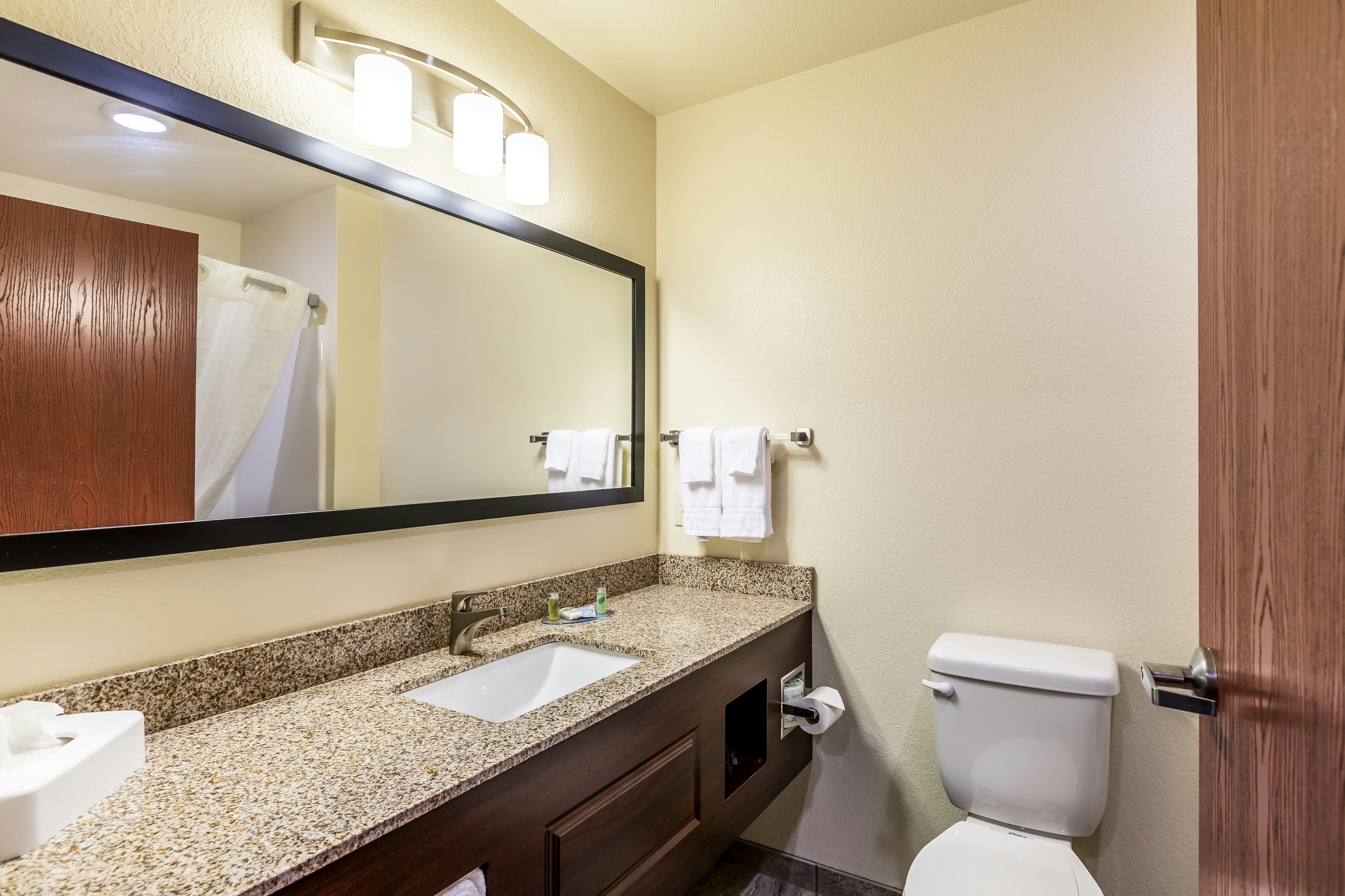 Cobblestone Hotel & Suites – Stevens Point 51/55