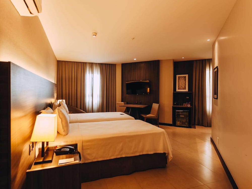 غرفة ديلوكس بسرير كينج بإطلالة على البحر، Golden Tulip Natal Ponta Negra 3/7