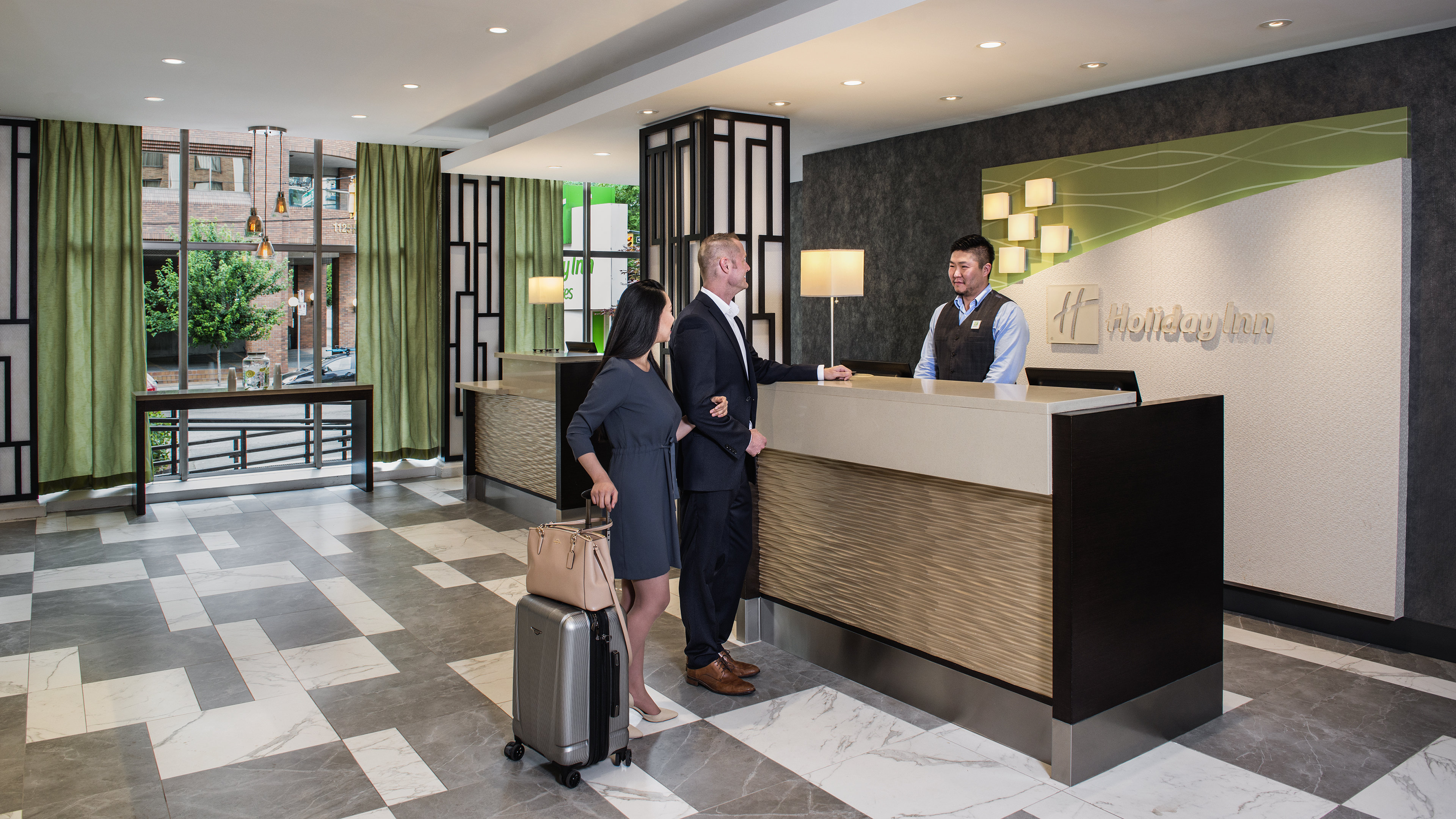 HOLIDAY INN HOTEL AND SUITES VANCOUVER DOWNTOWN 8/73