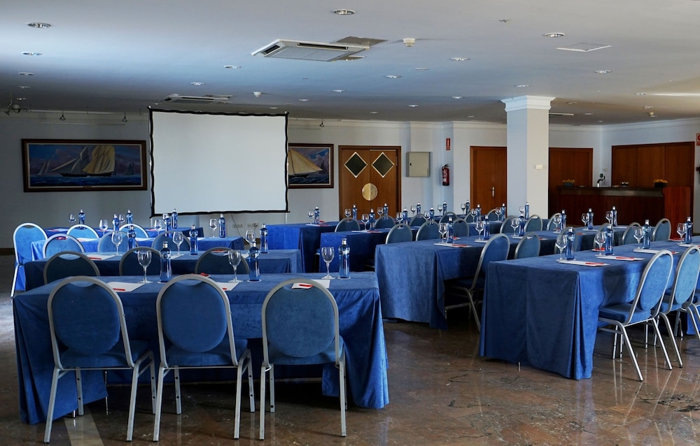 Port Sitges Resort Hotel 60/70
