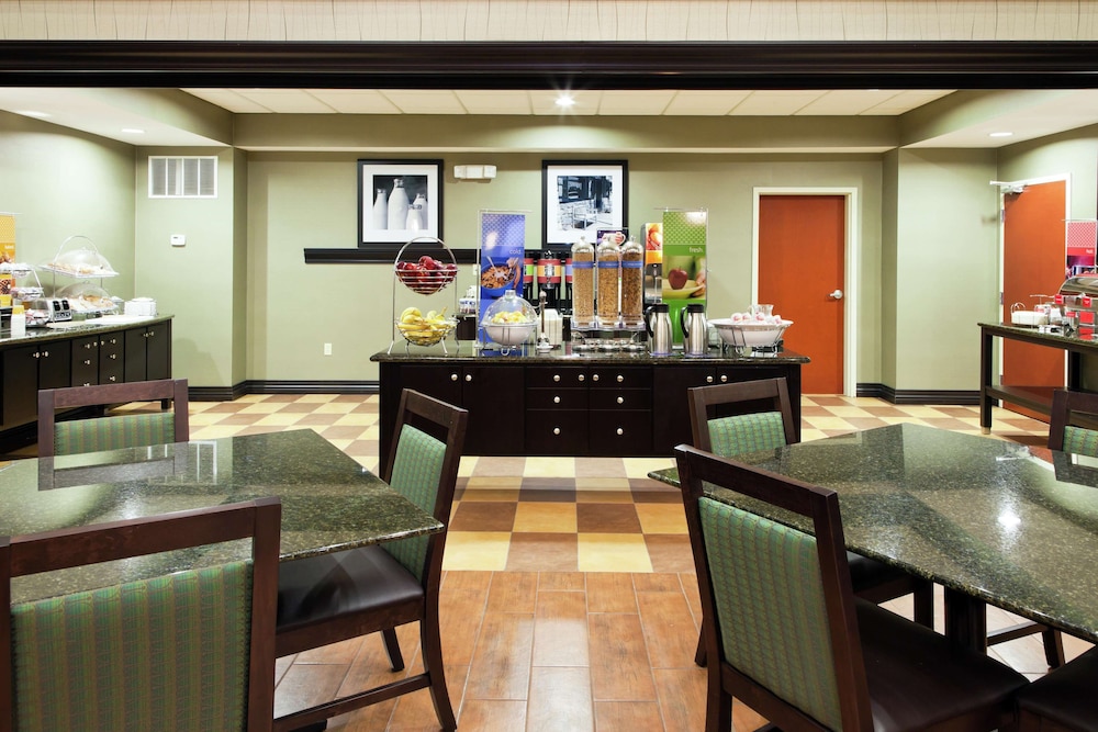 Hampton Inn And Suites Middlebury In 31/42