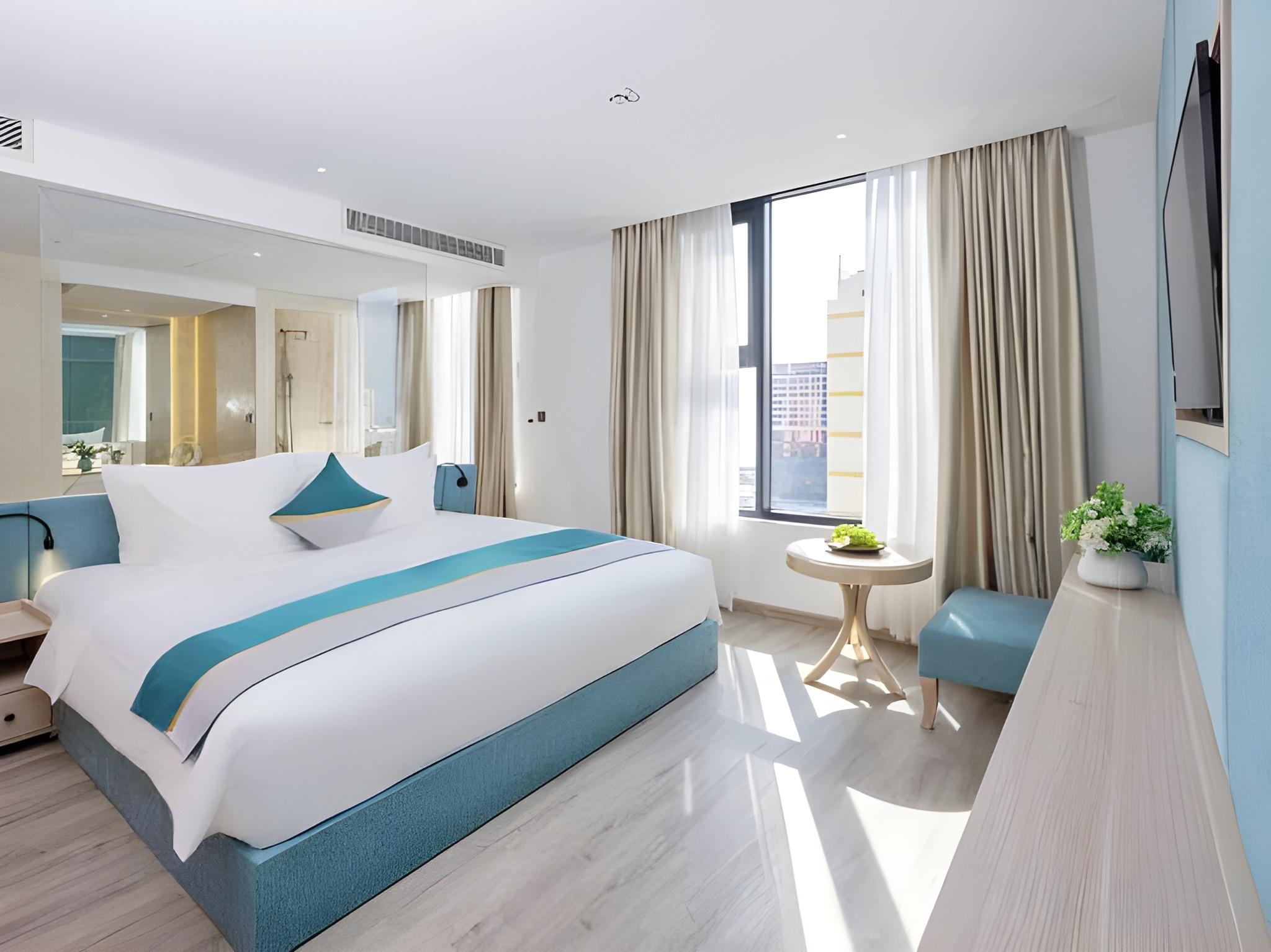 Premium, Deluxe, Double Bed, Partial Sea View, No Balcony