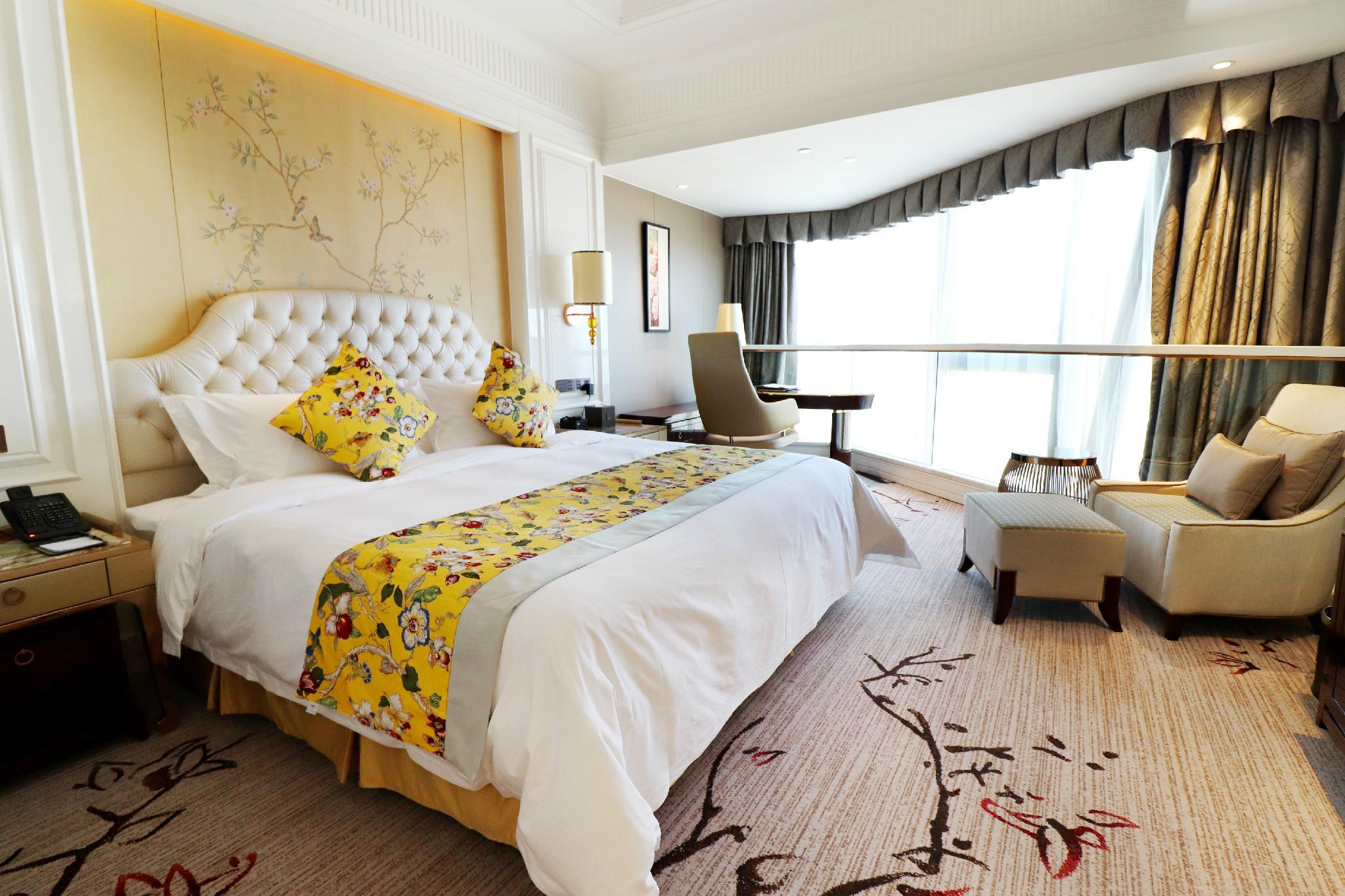 Premier, Executive, King Bed