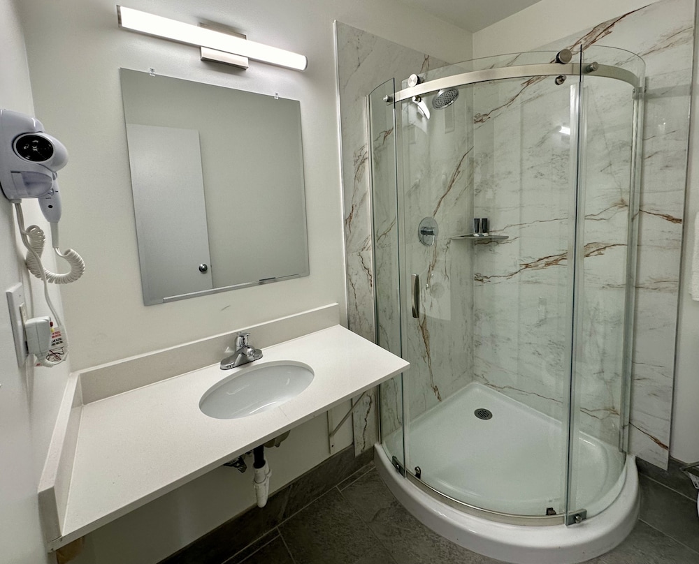 Royal Inn Charlotte Airport Hotel 30/31