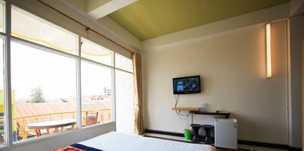 iHouse hotel 14/36