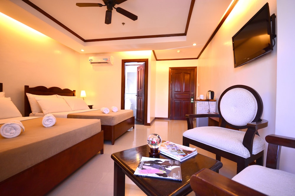 Ipil Suites Puerto Princesa 18/40