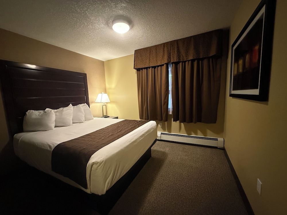 Multiple Bedrooms, Family, Apartment, 2 Queen Beds, Sofa, Kitchen