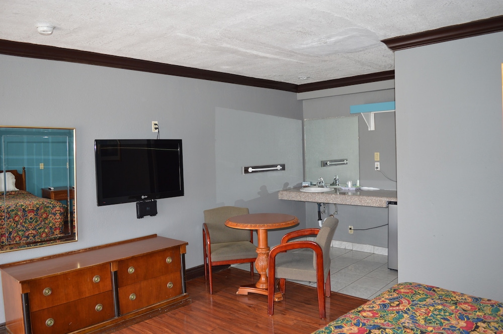 Eagle Inn Motel 29/35